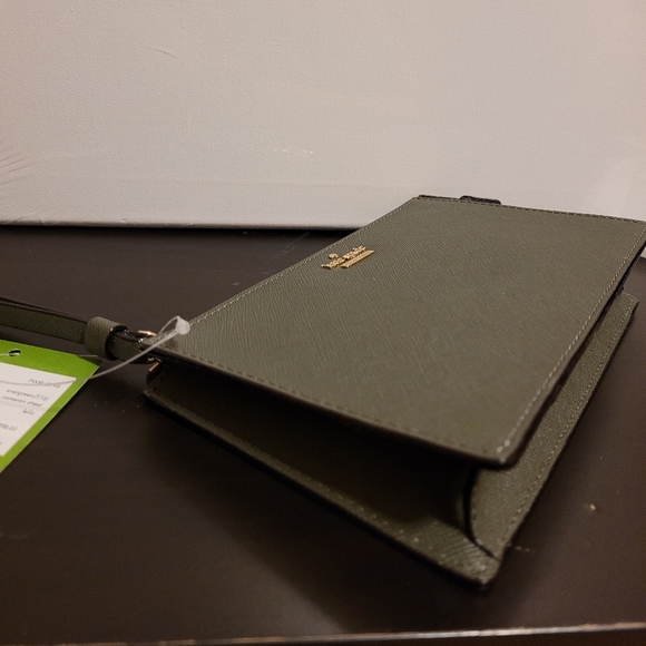 Kate Spade ♠️ wallet - Picture 4 of 4